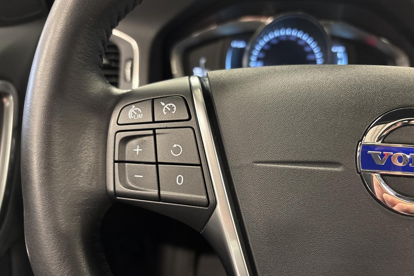 Volvo V60 Cross Country 2016