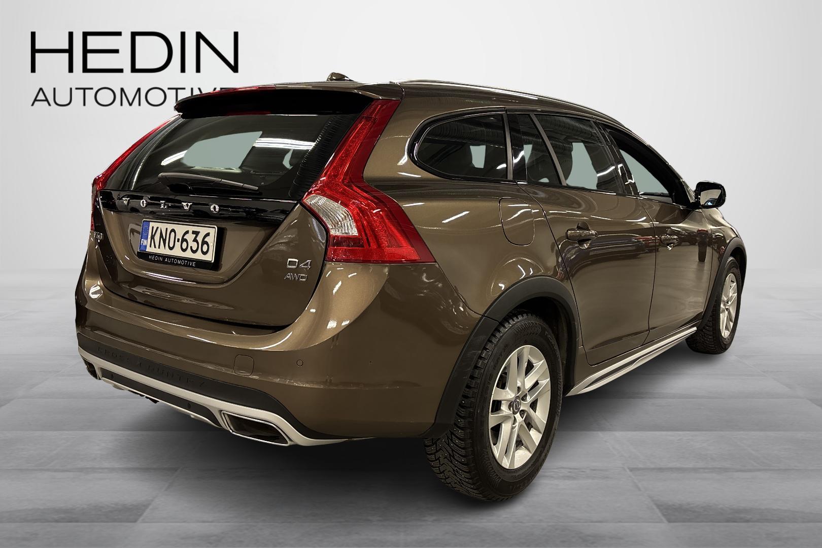 Volvo V60 Cross Country 2016