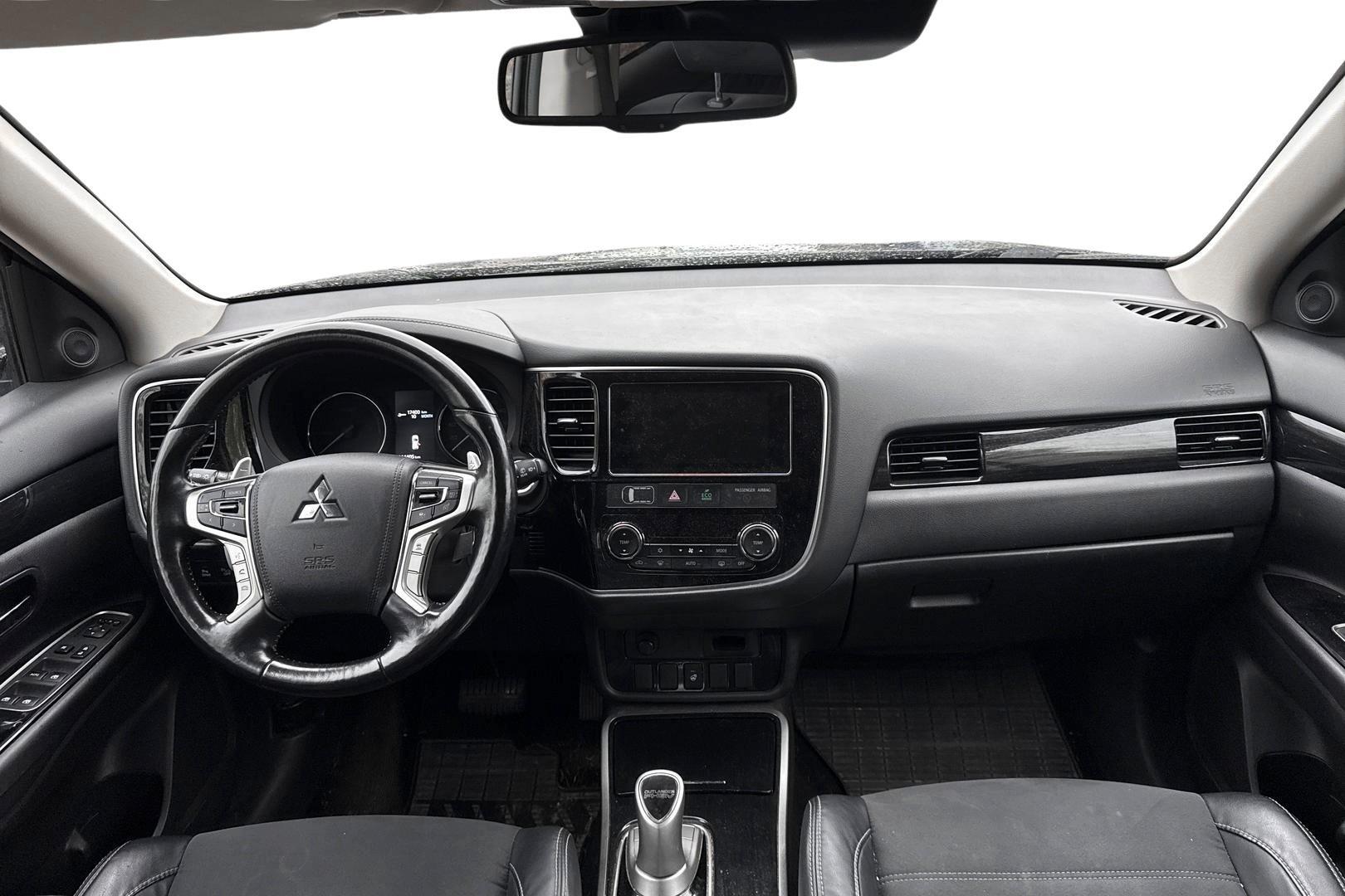 Mitsubishi Outlander PHEV 3