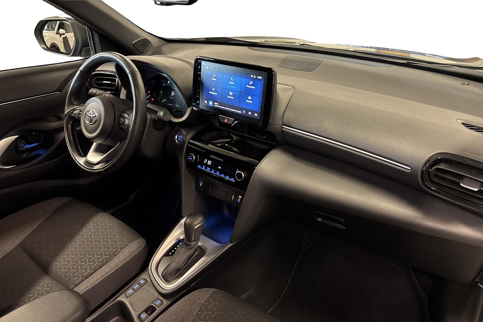 Toyota Yaris Cross 13