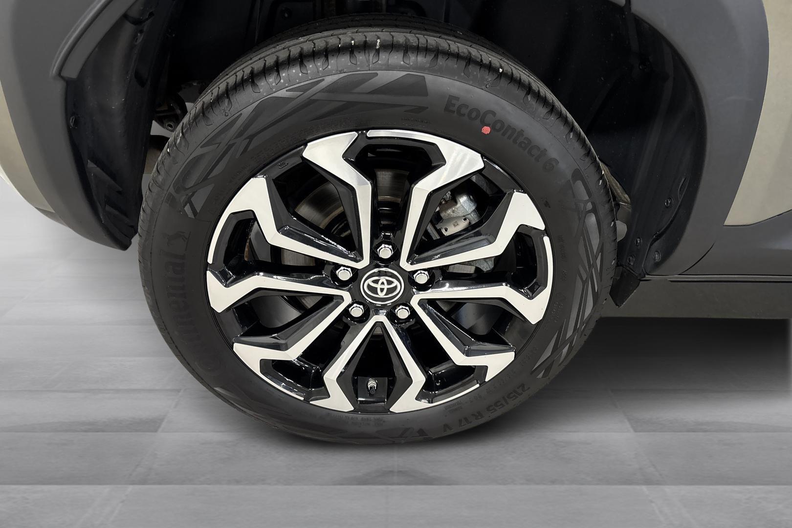 Toyota Yaris Cross 26