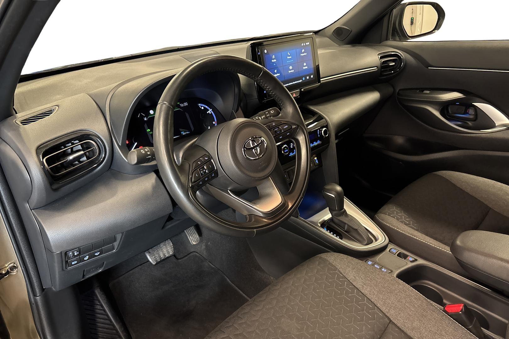 Toyota Yaris Cross 8