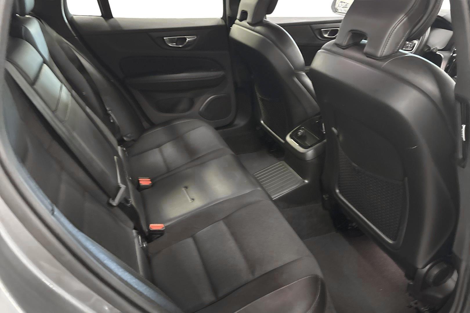 VOLVO V60 2020
