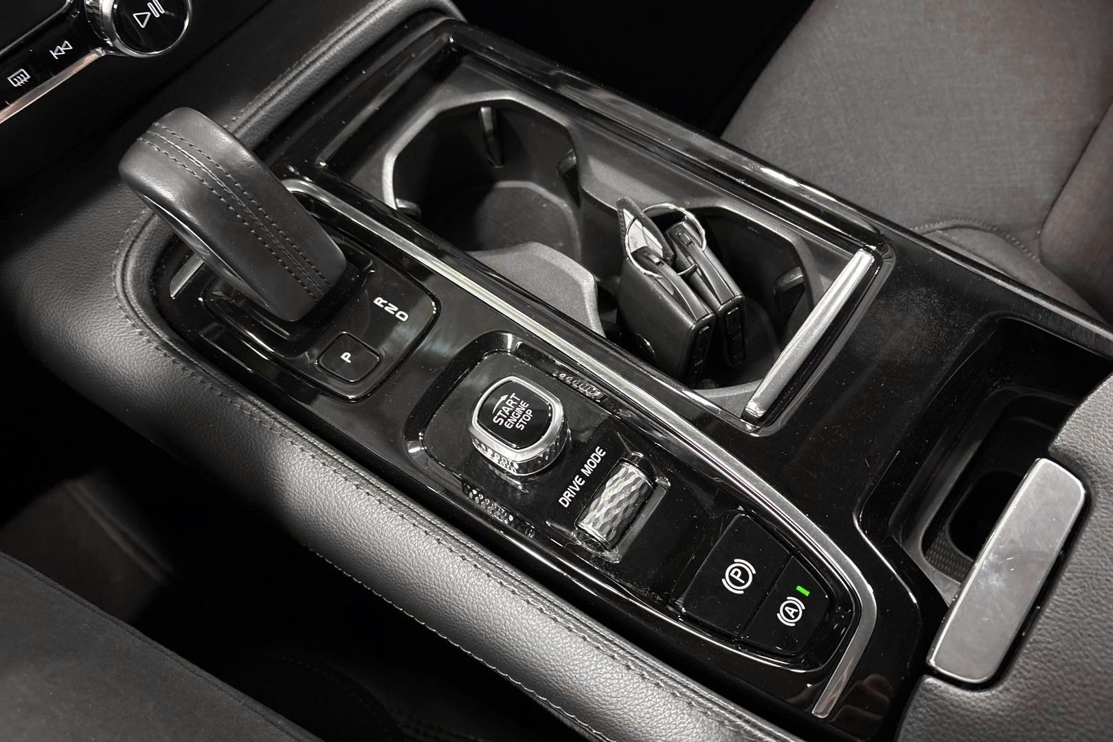 VOLVO V60 2020