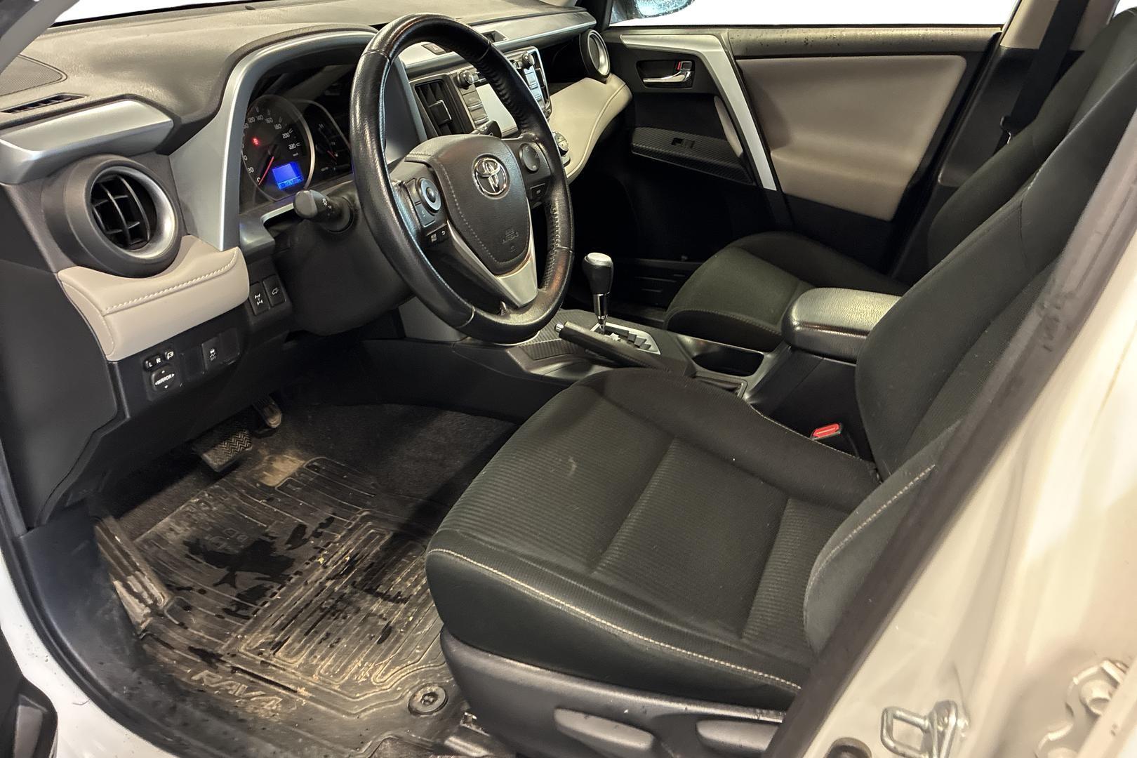 Toyota RAV4 2015