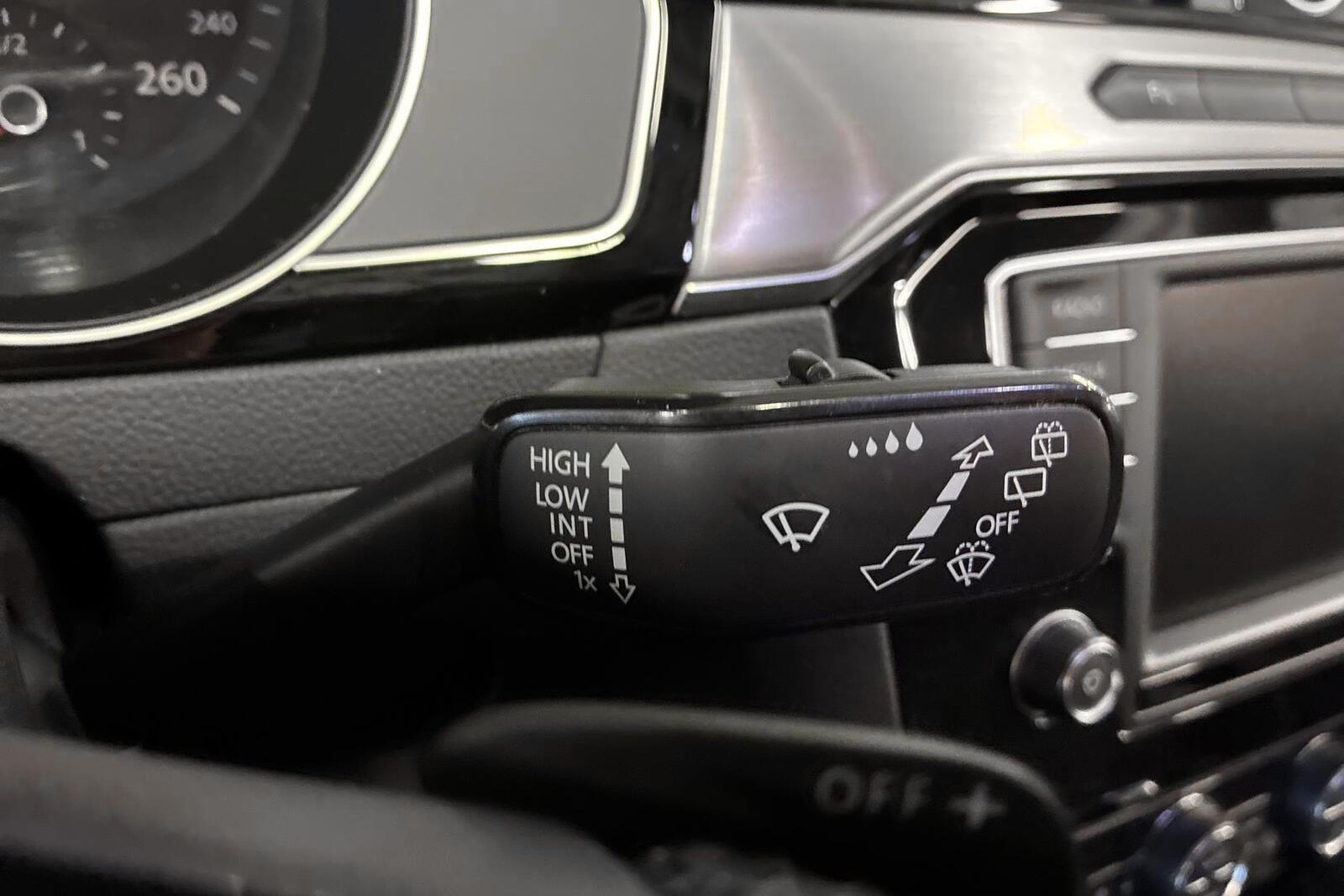 VOLKSWAGEN Passat 2016