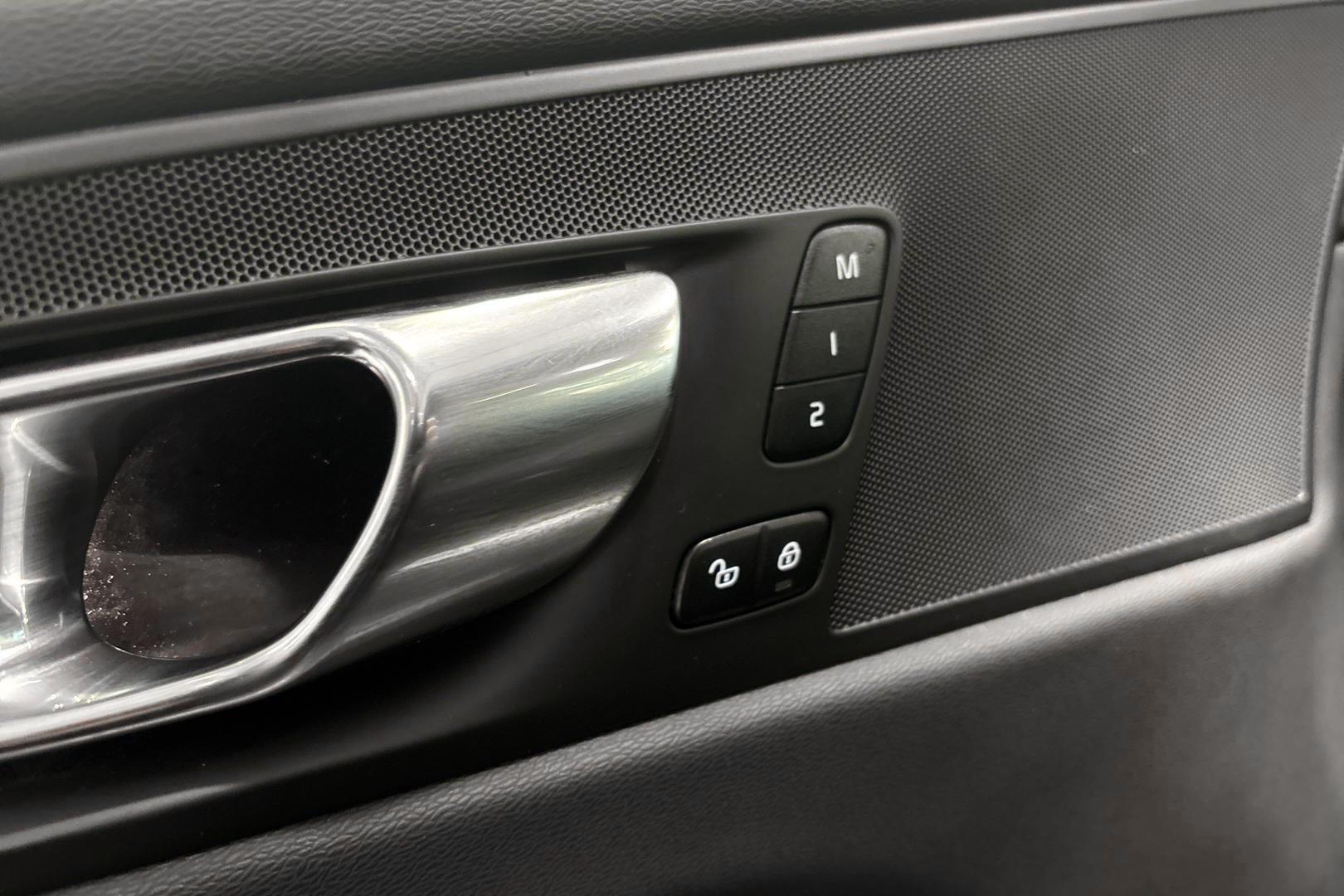 Volvo XC60 2021