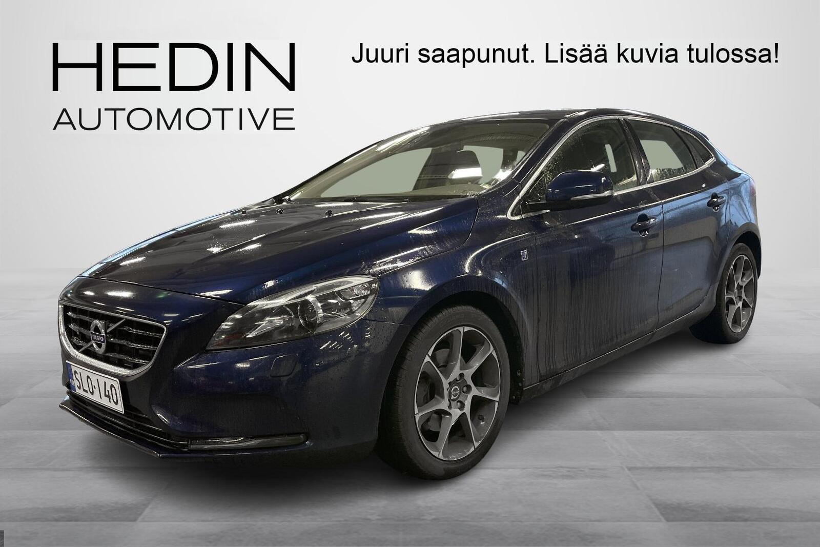 VOLVO V40 2014