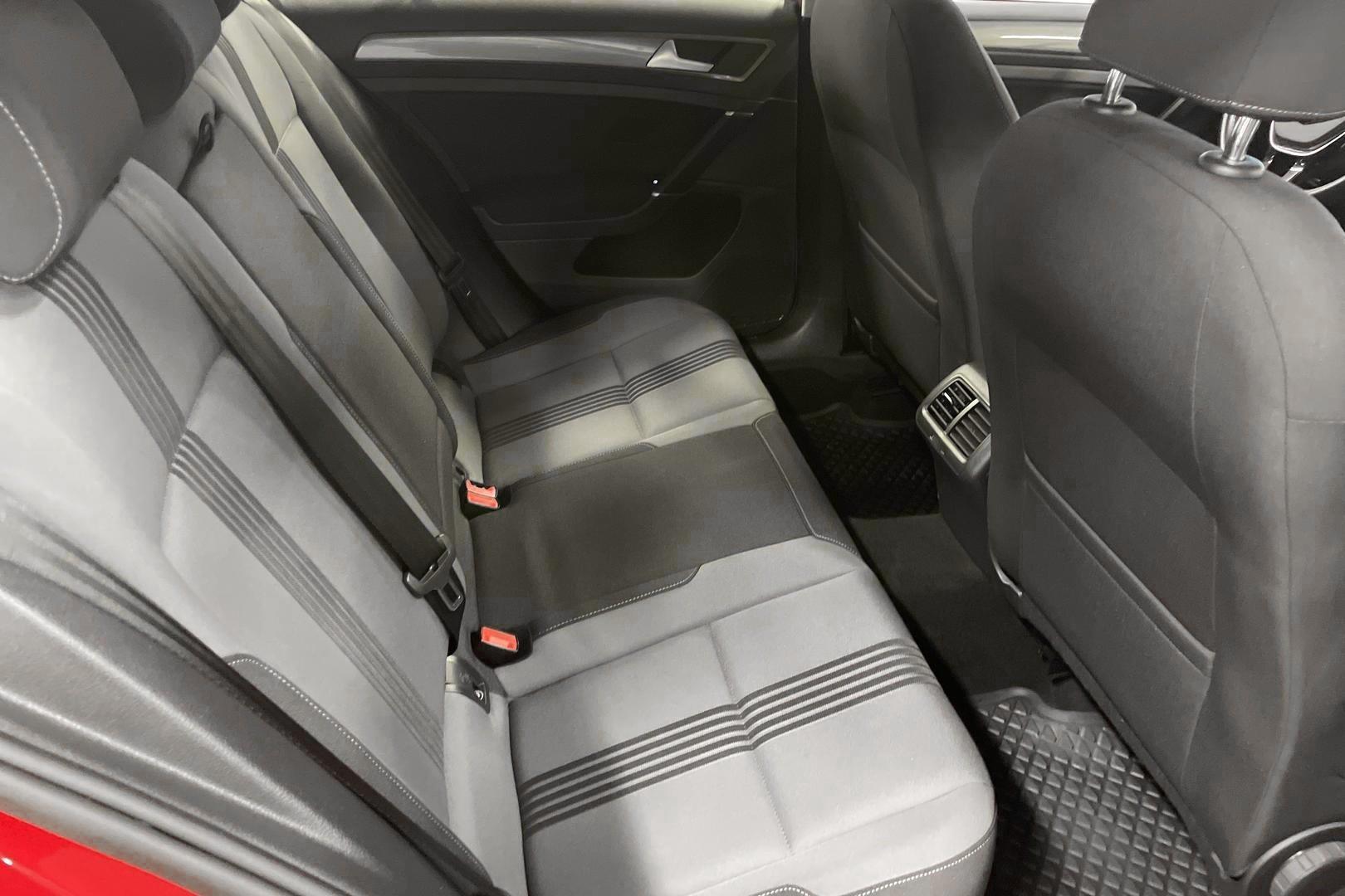 VOLKSWAGEN GOLF 2016