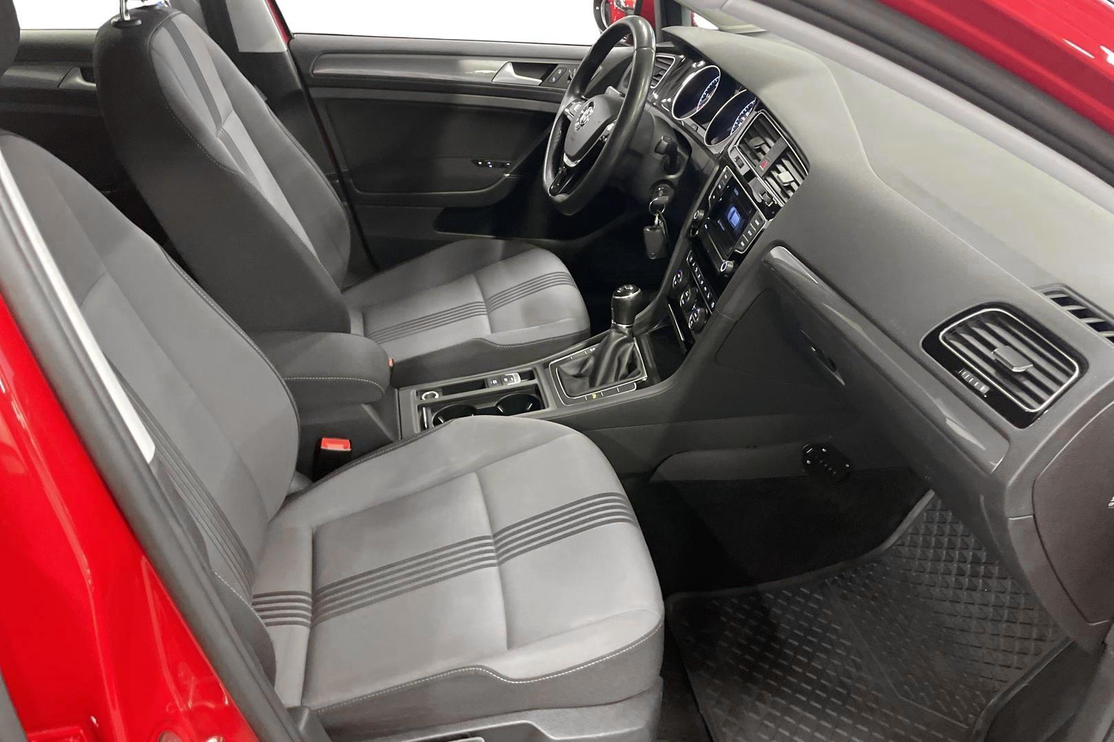 VOLKSWAGEN GOLF 2016