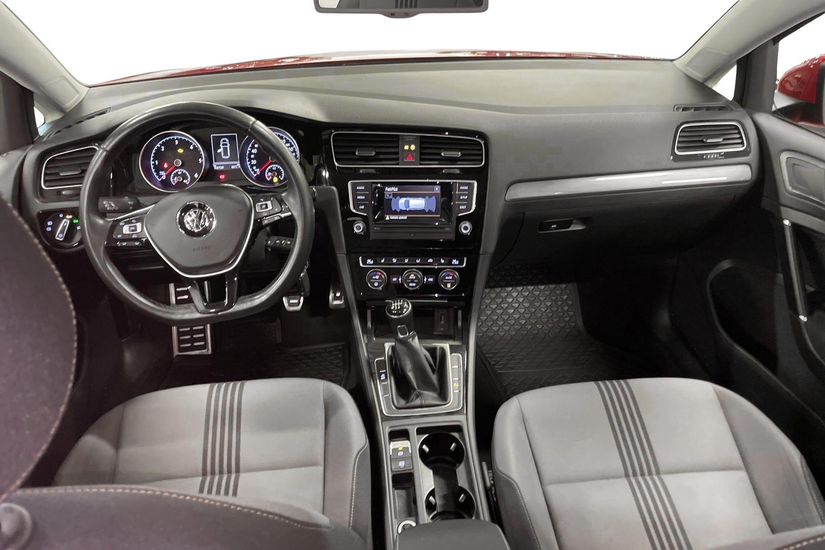 VOLKSWAGEN GOLF 2016