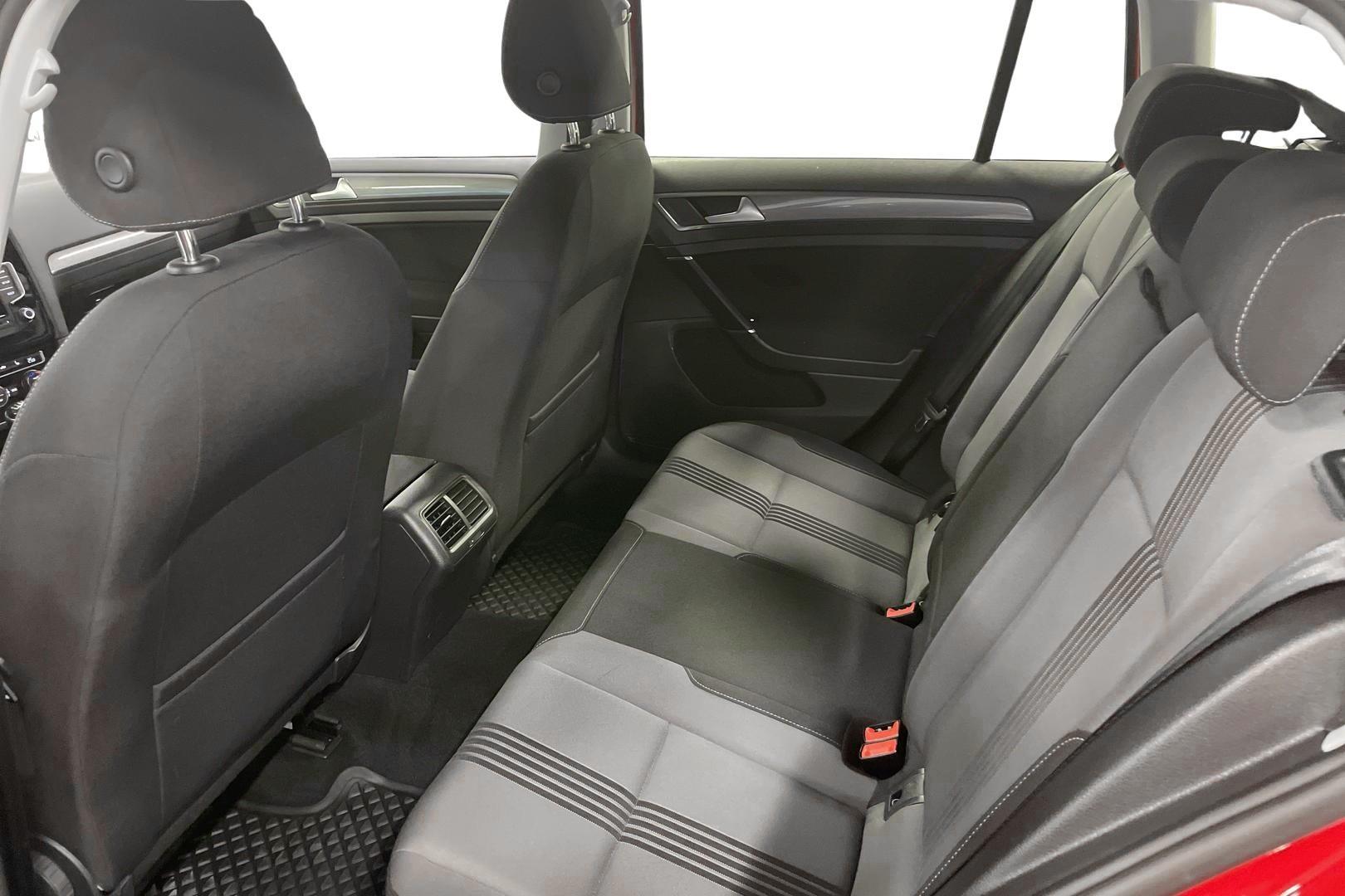 VOLKSWAGEN GOLF 2016