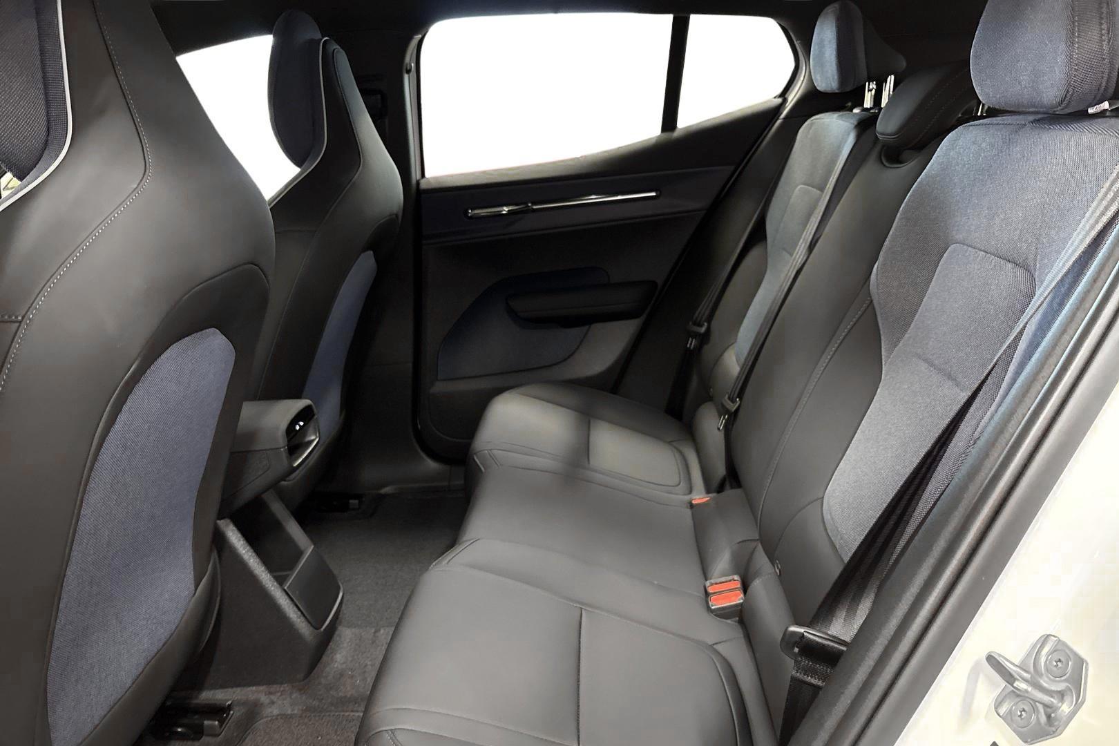 VOLVO EX30 2025