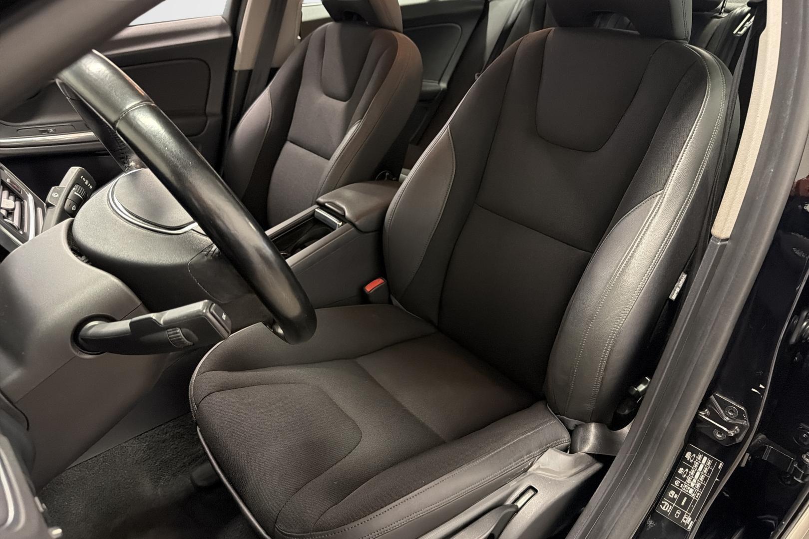 VOLVO S60 2012