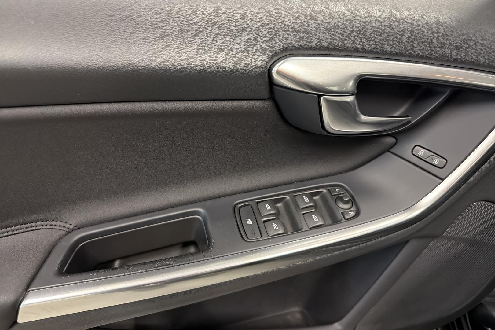 VOLVO S60 2012