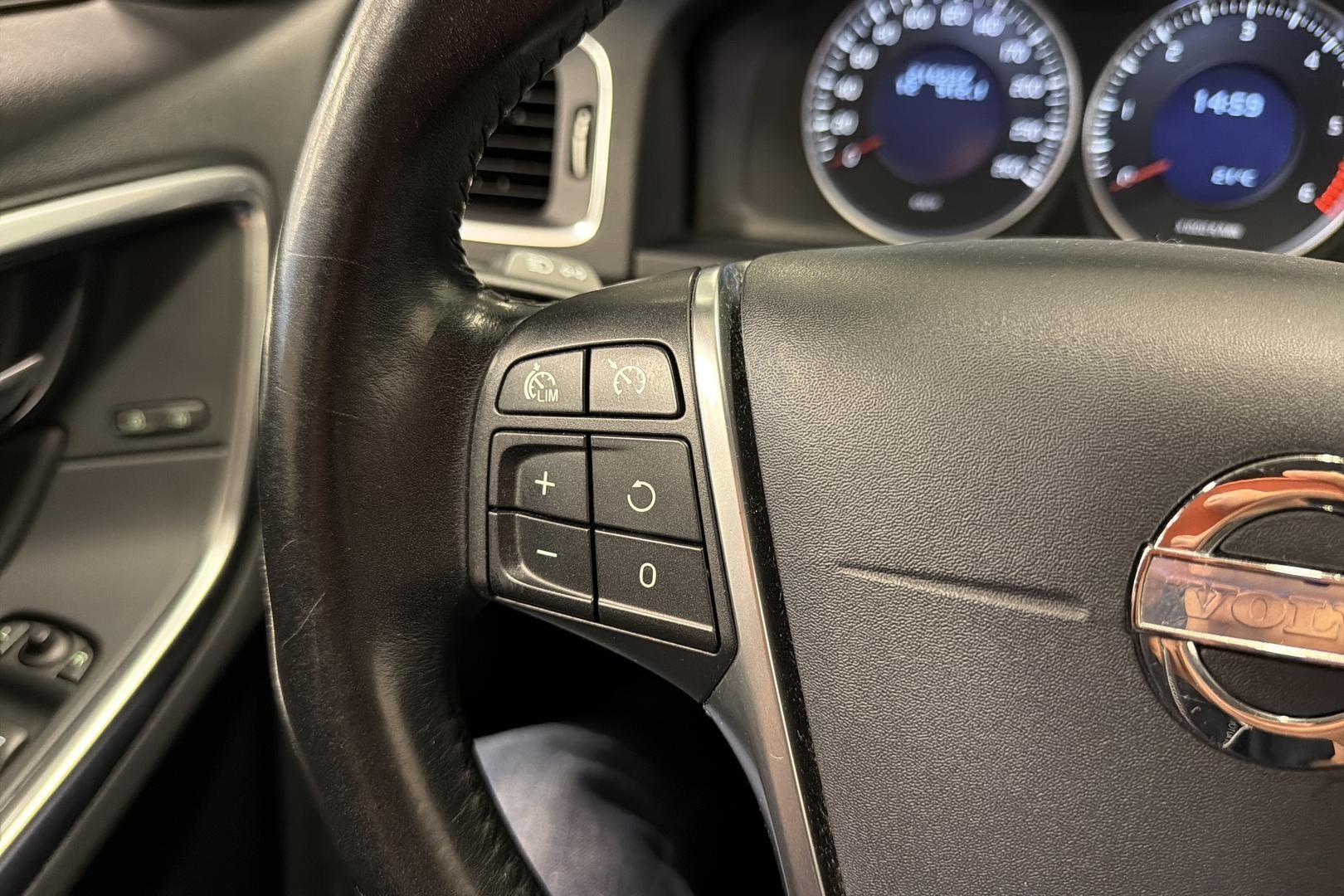 VOLVO S60 2012