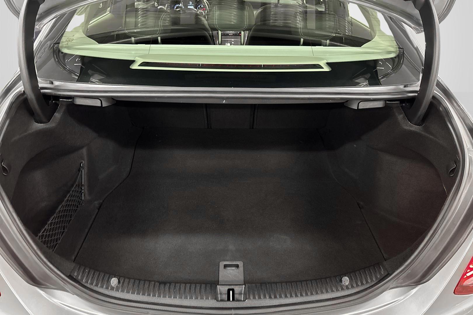 MERCEDES-BENZ C 2016