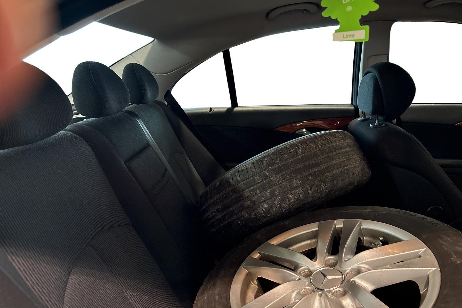 MERCEDES-BENZ E 2006