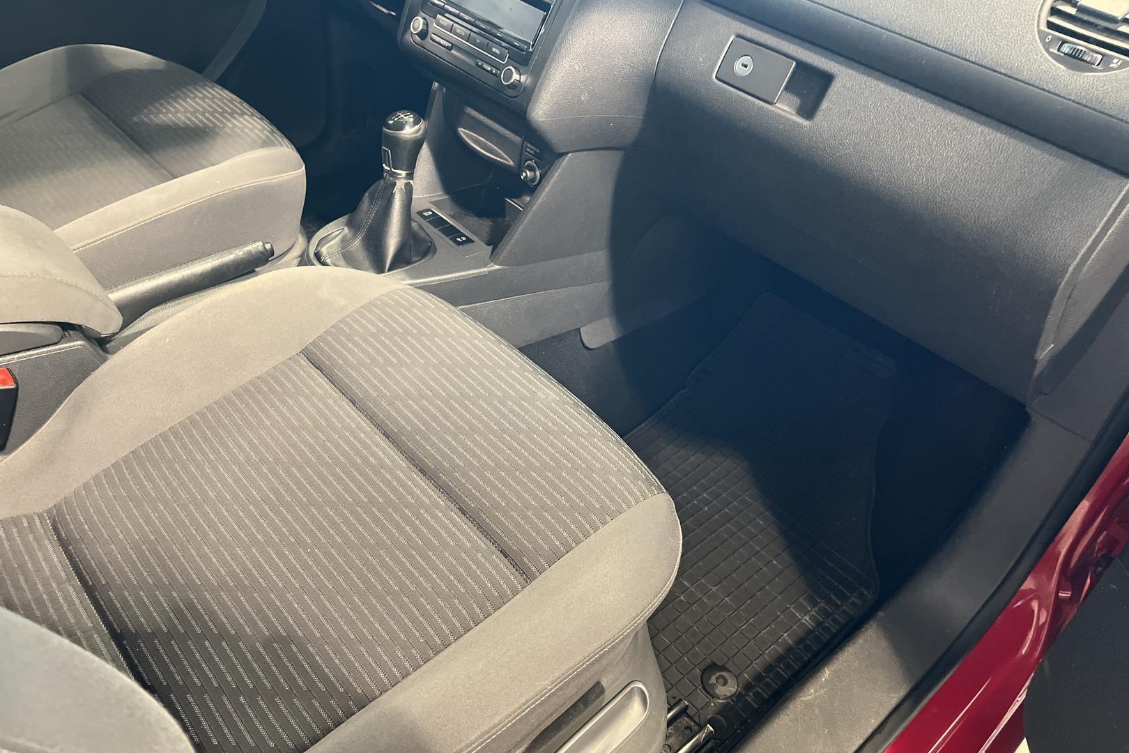 VOLKSWAGEN CADDY 2013