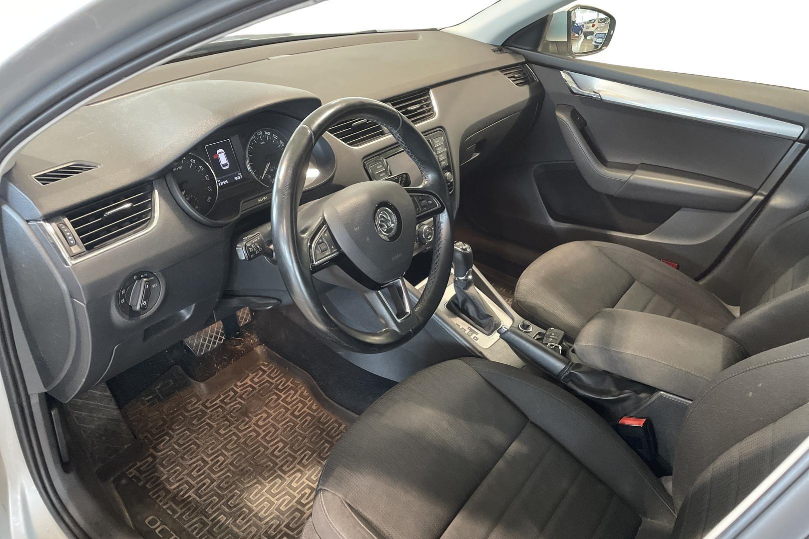 SKODA OCTAVIA 2016