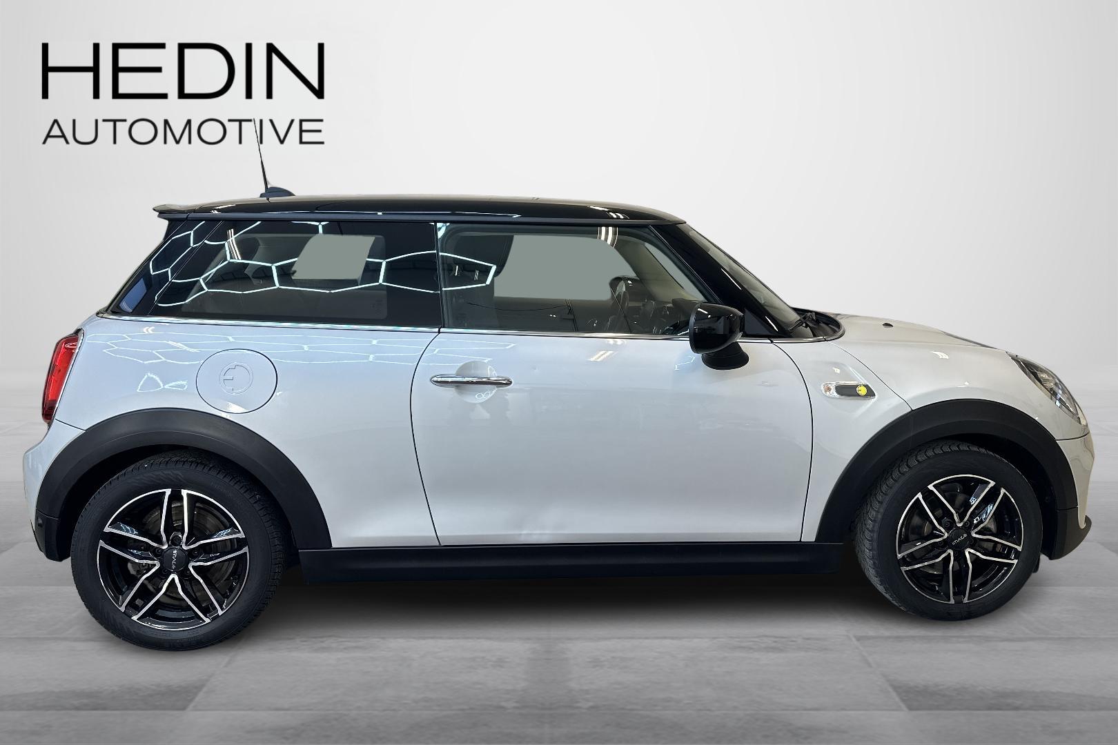 Mini Hatchback 2021
