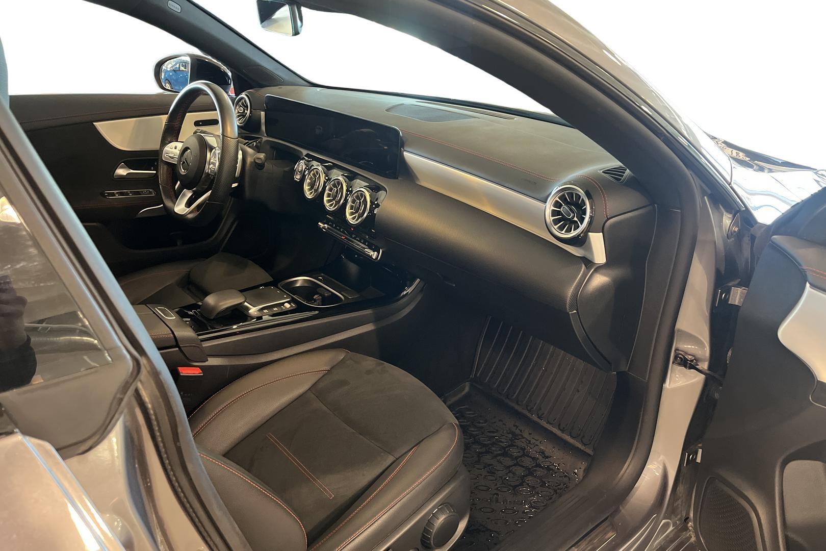 MERCEDES-BENZ CLA 2022