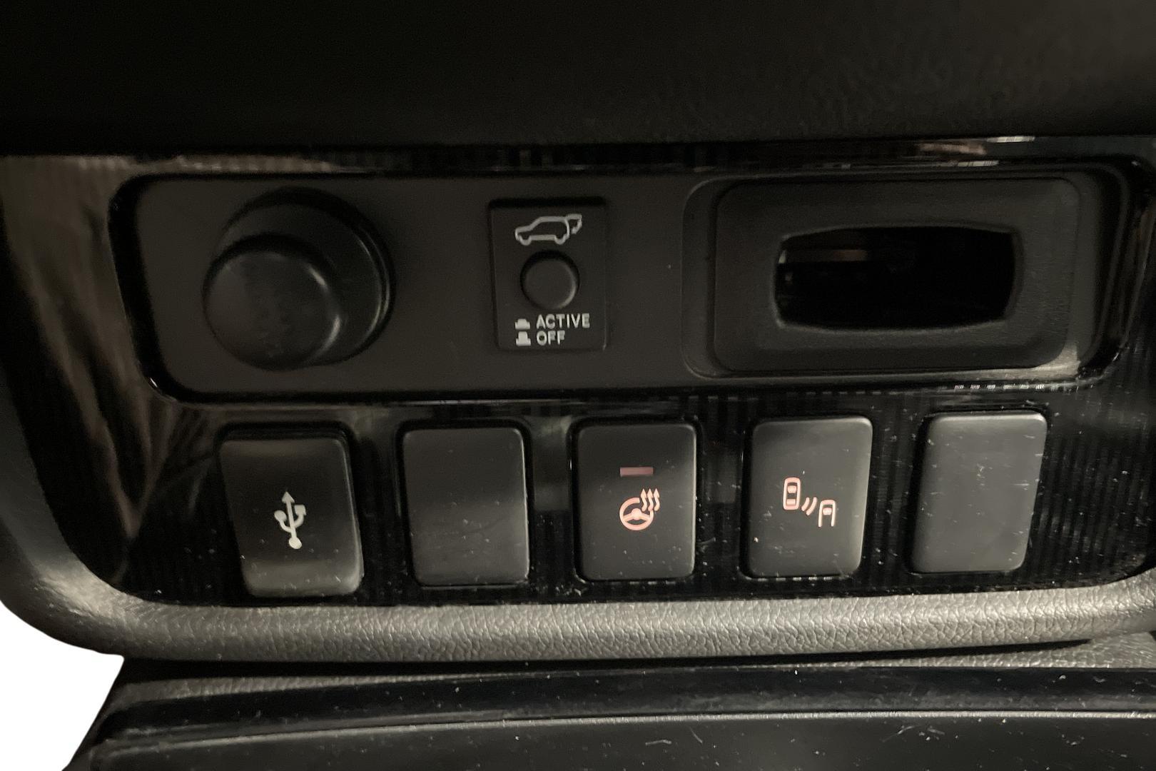 Mitsubishi Outlander PHEV 23