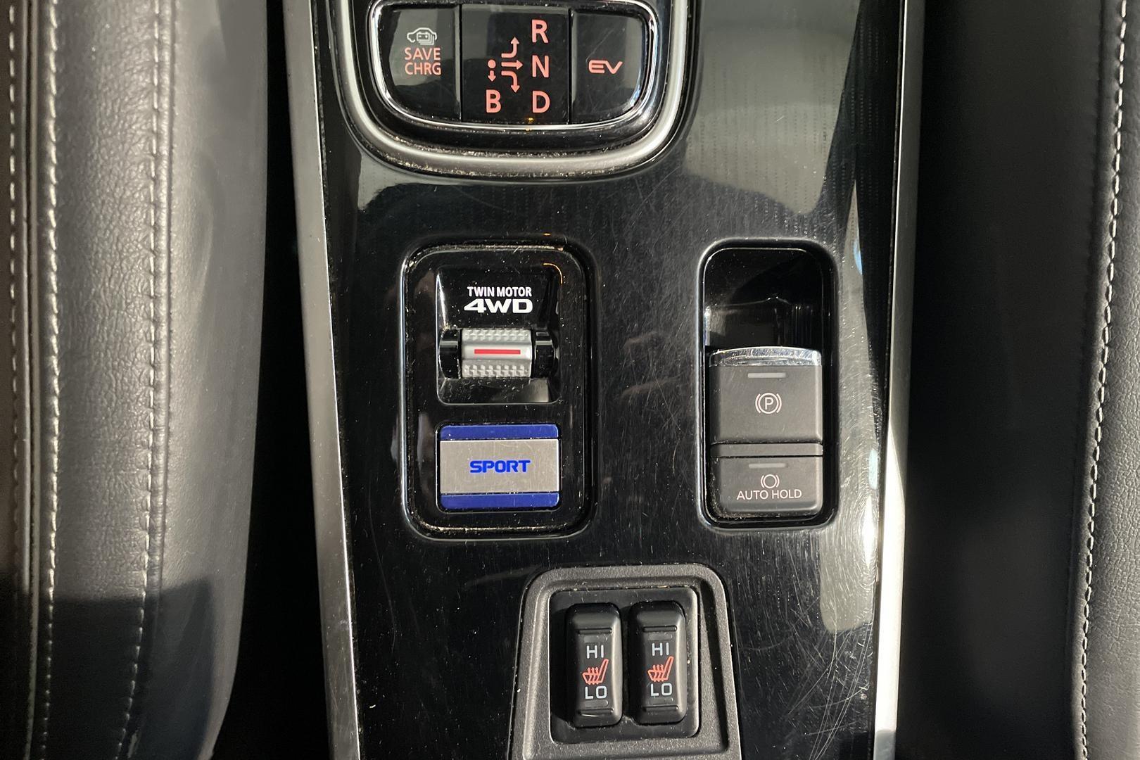 Mitsubishi Outlander PHEV 24