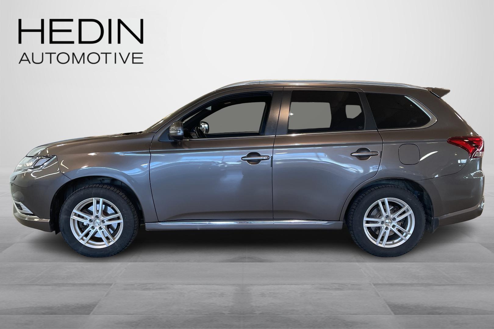 Mitsubishi Outlander PHEV 7