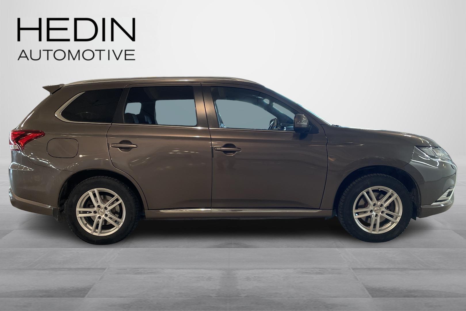 Mitsubishi Outlander PHEV 8