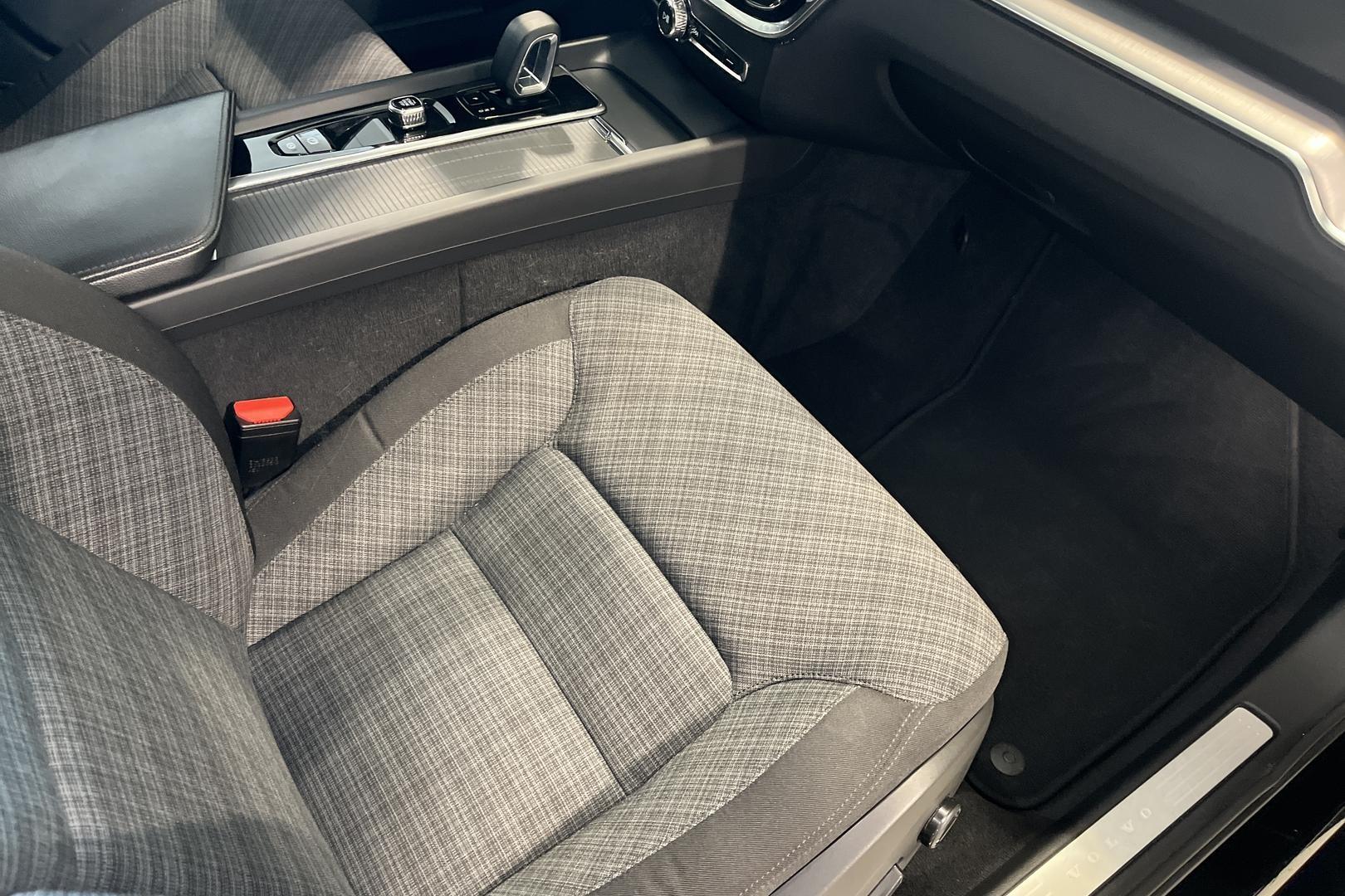 VOLVO V60 2022