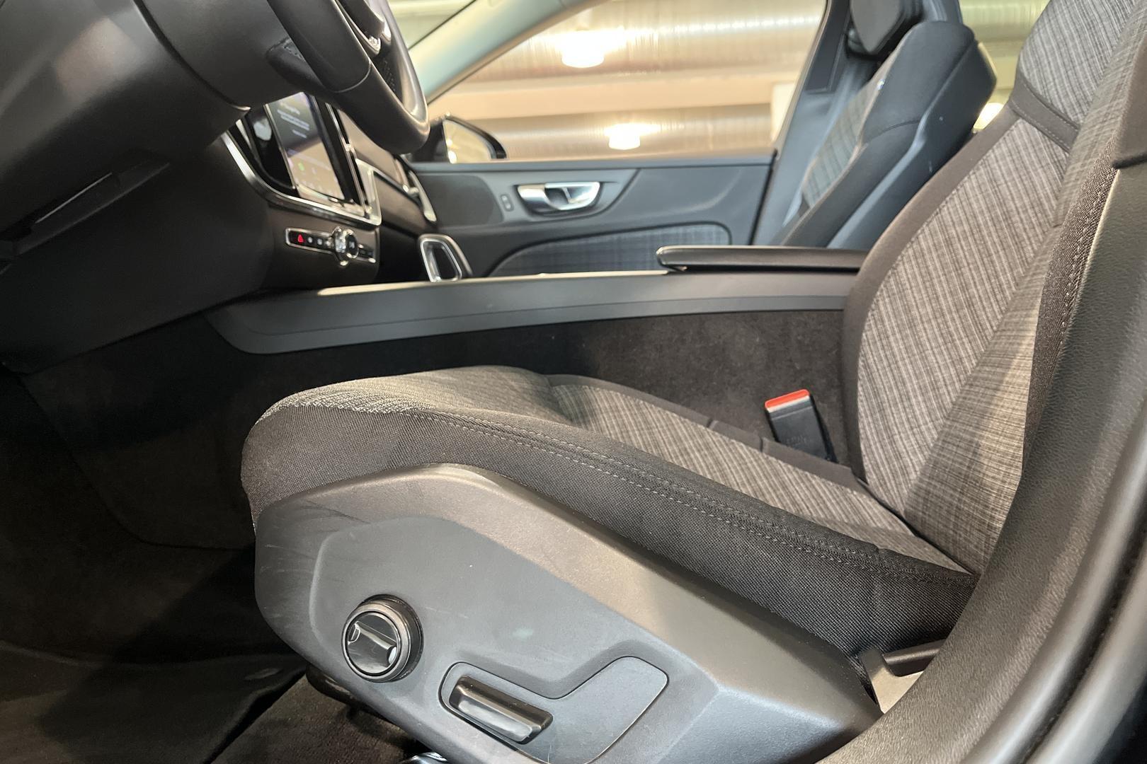 VOLVO V60 2022