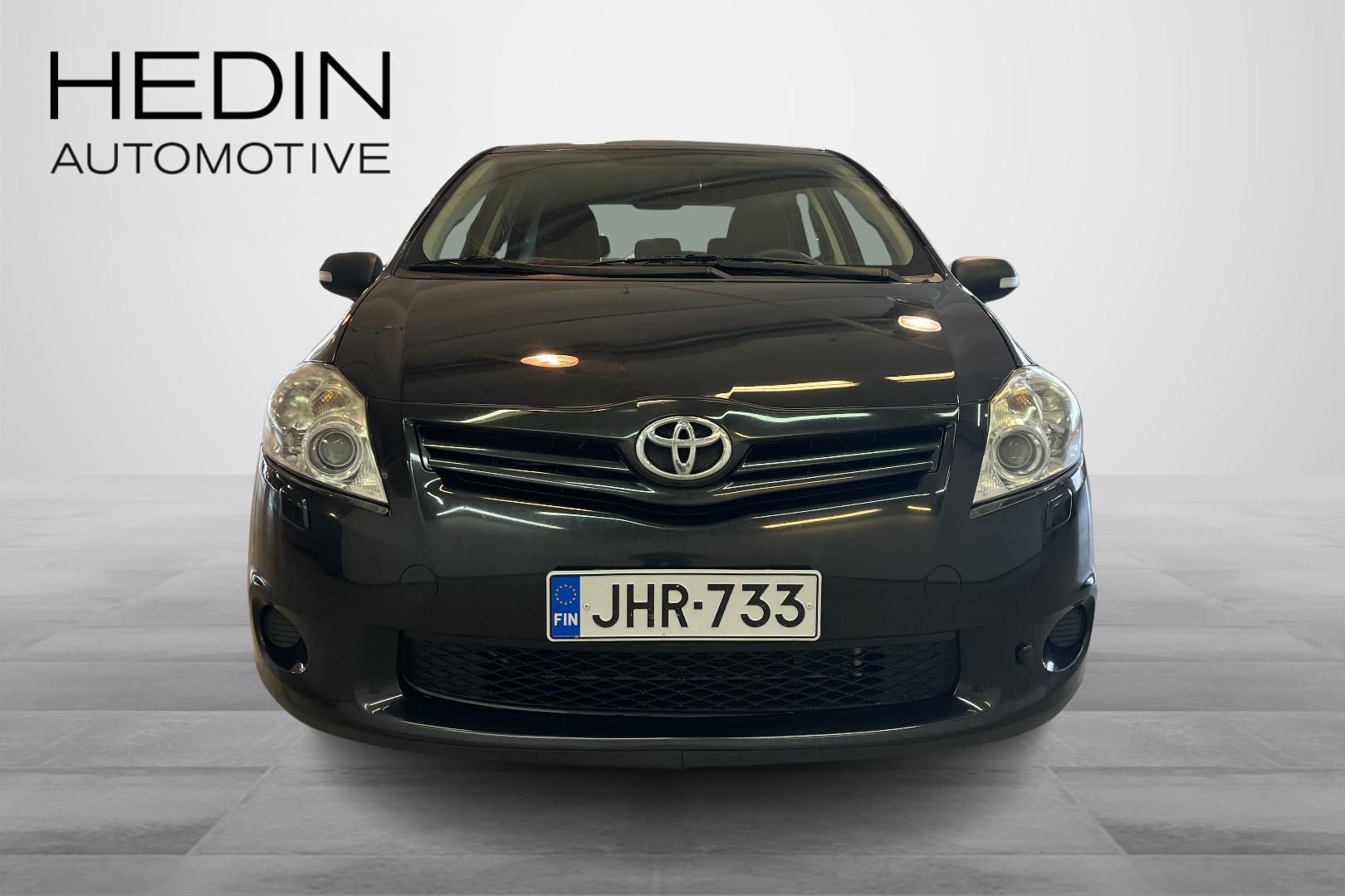 Toyota Auris 2011
