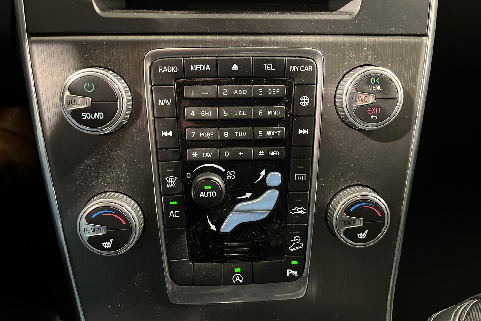 Volvo V60 Cross Country 2016