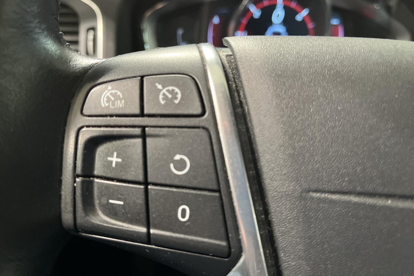 Volvo V60 Cross Country 2016