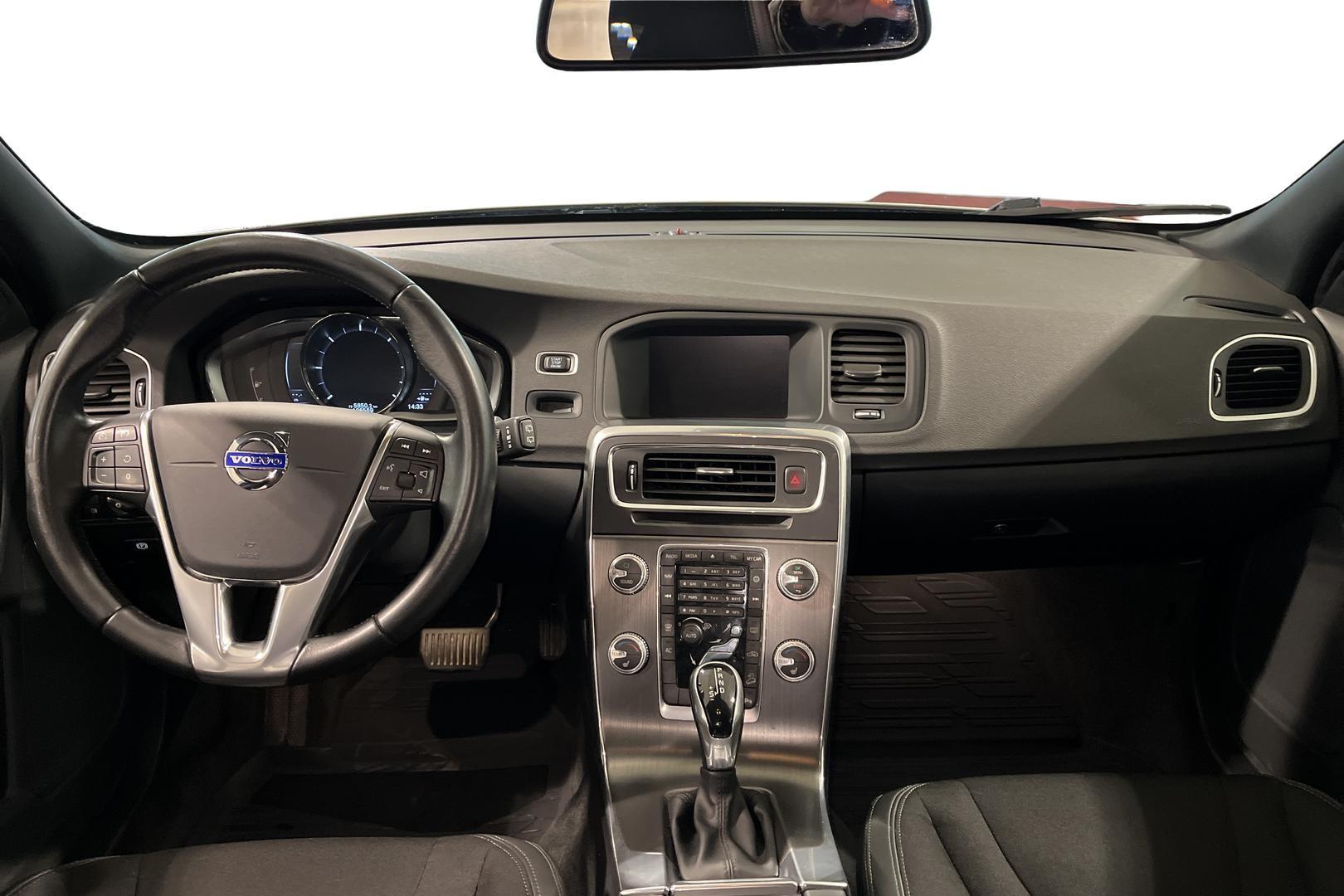 Volvo V60 Cross Country 2016