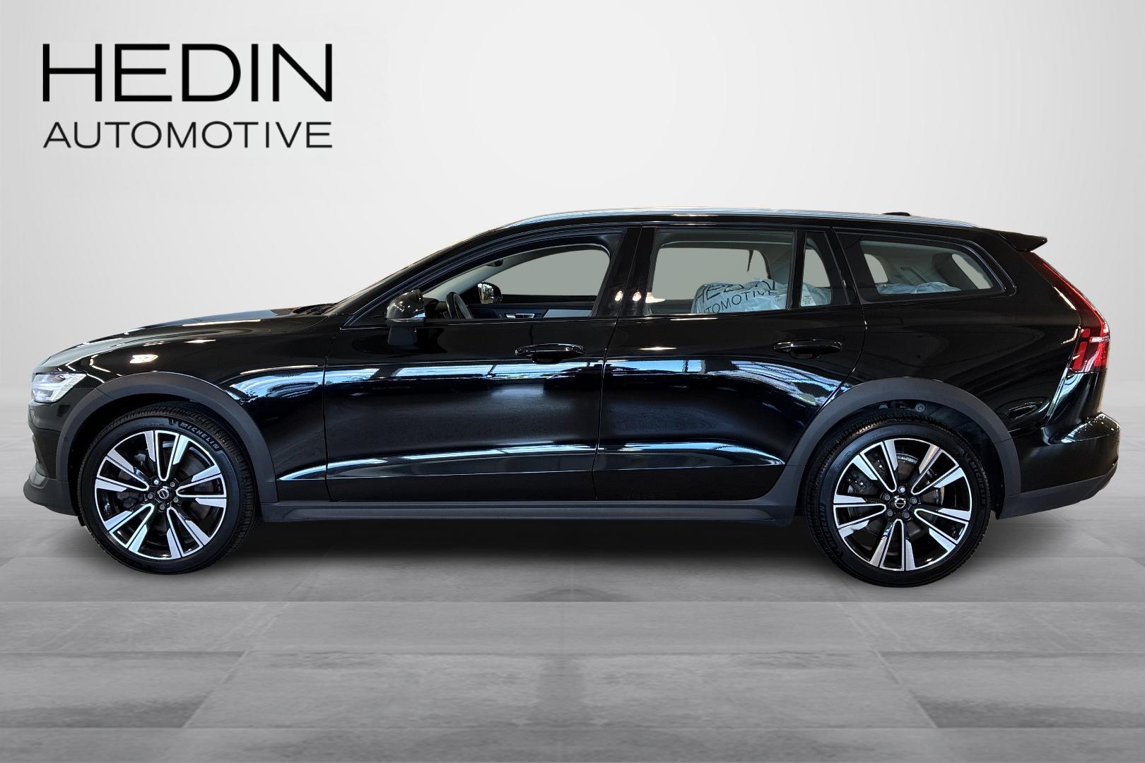 VOLVO V60 Cross Country 2023