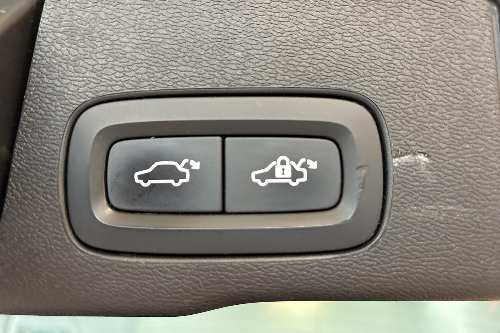 VOLVO XC60 2019