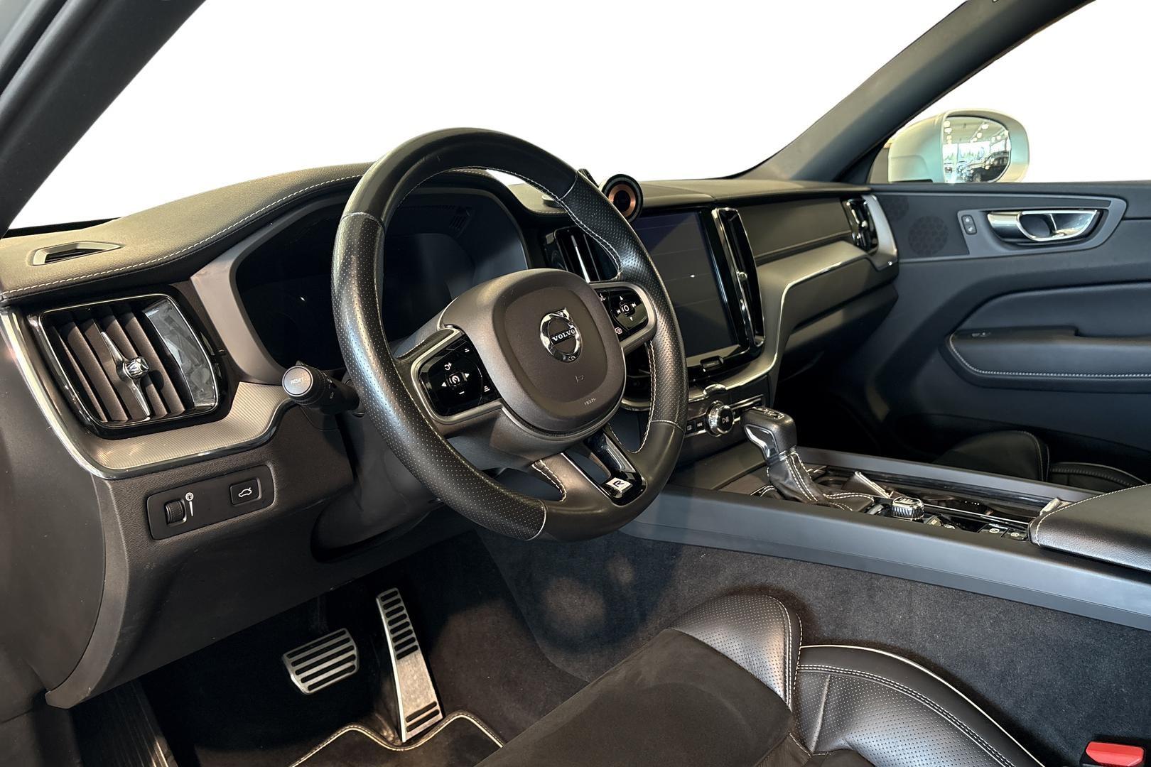 VOLVO XC60 2019