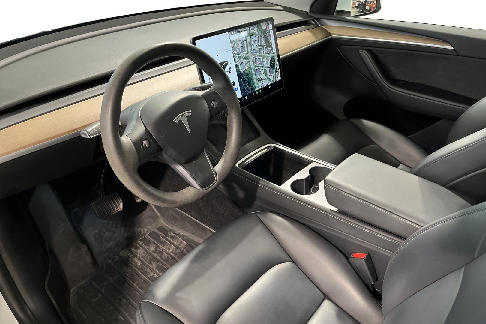 Tesla Model Y 2021