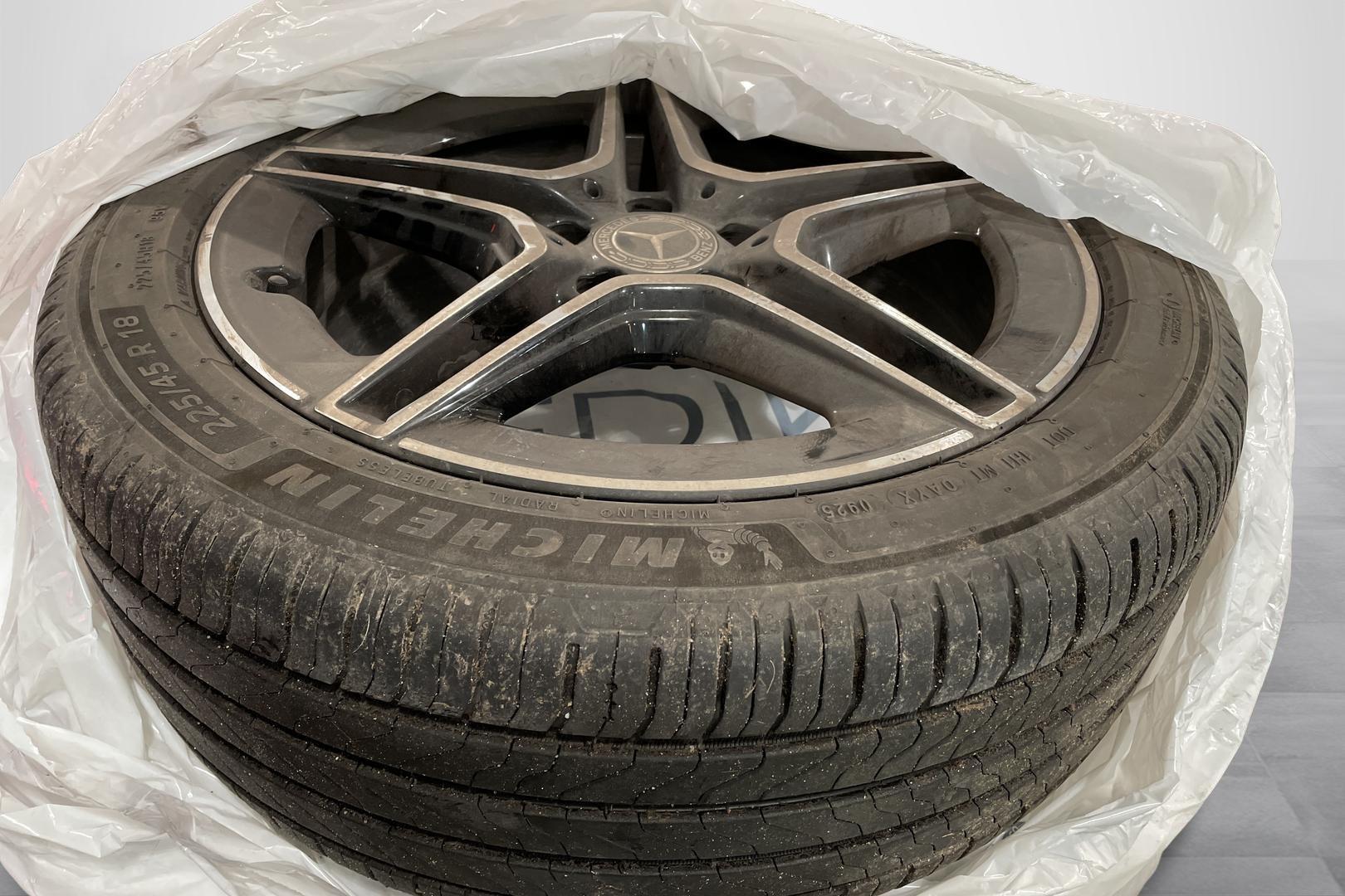 MERCEDES-BENZ A 2022