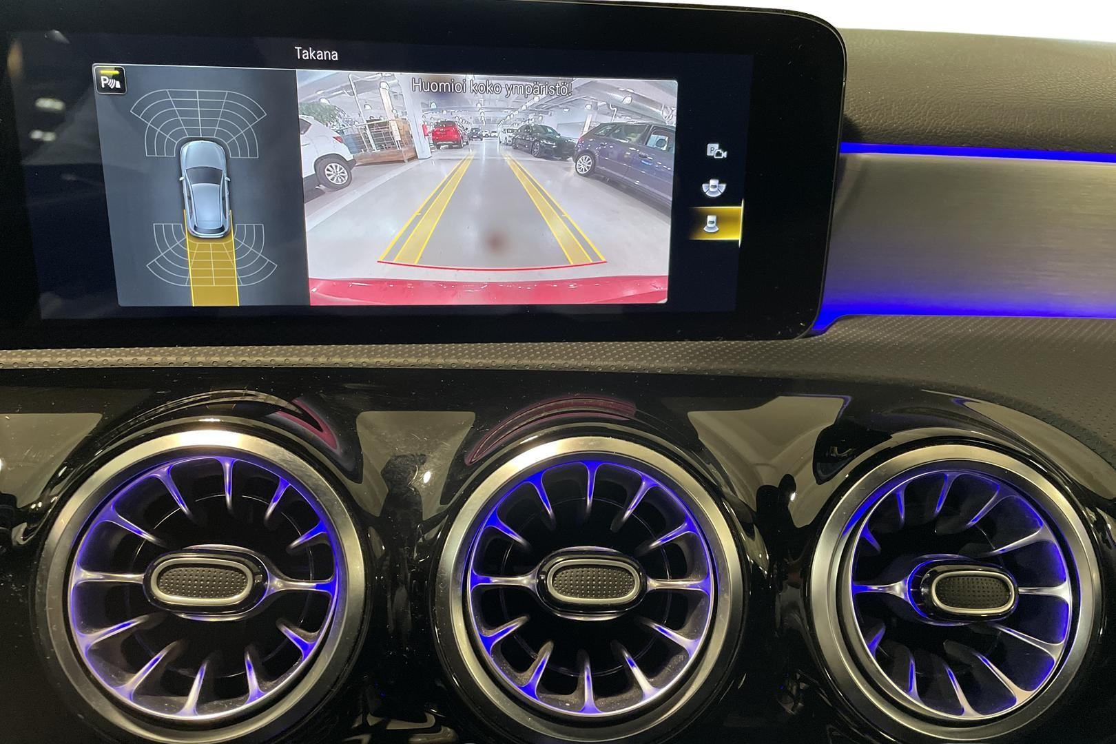 MERCEDES-BENZ A 2022