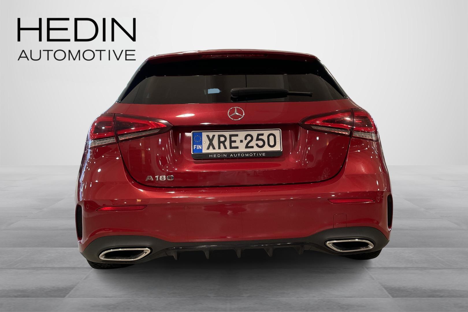 MERCEDES-BENZ A 2022