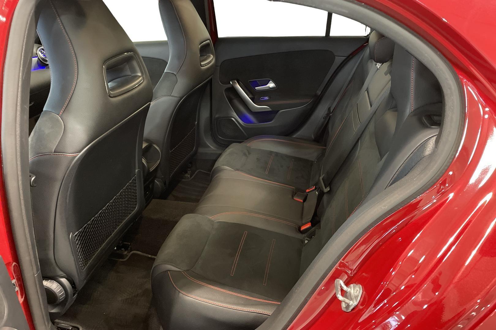 MERCEDES-BENZ A 2022