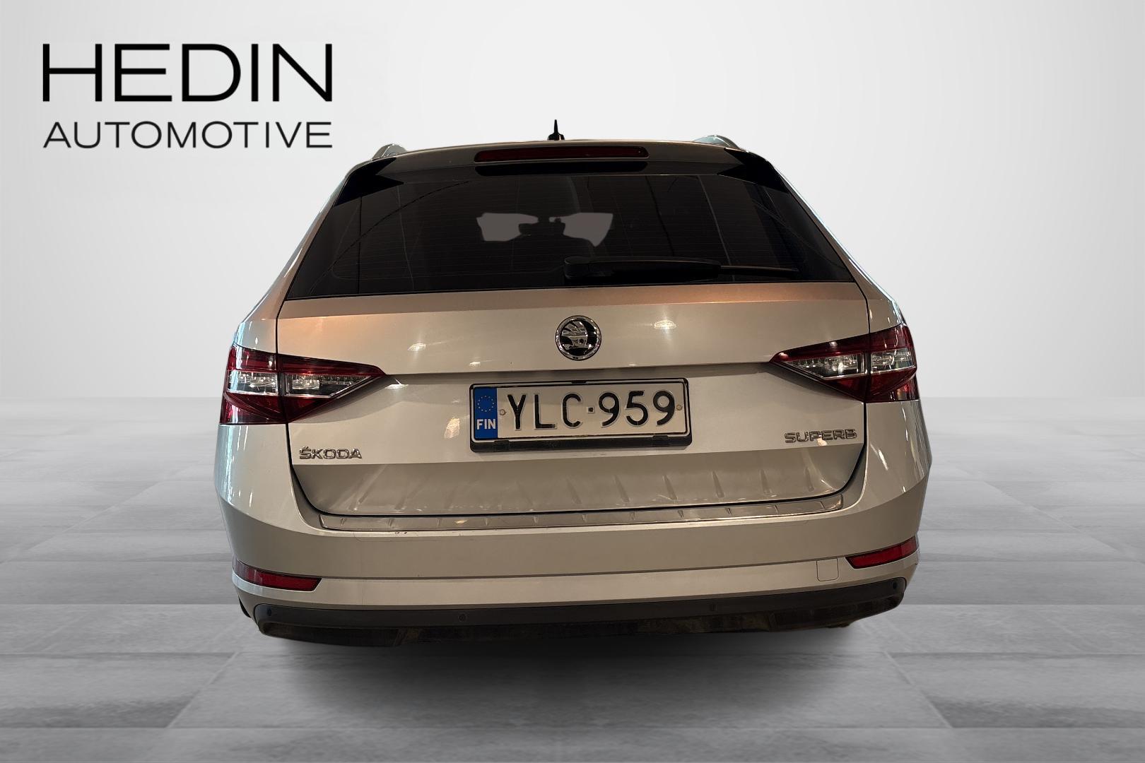 SKODA SUPERB 2019