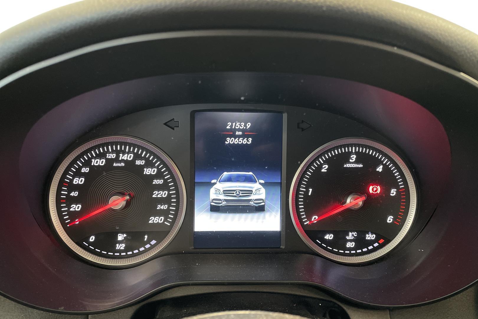 MERCEDES-BENZ C 2015