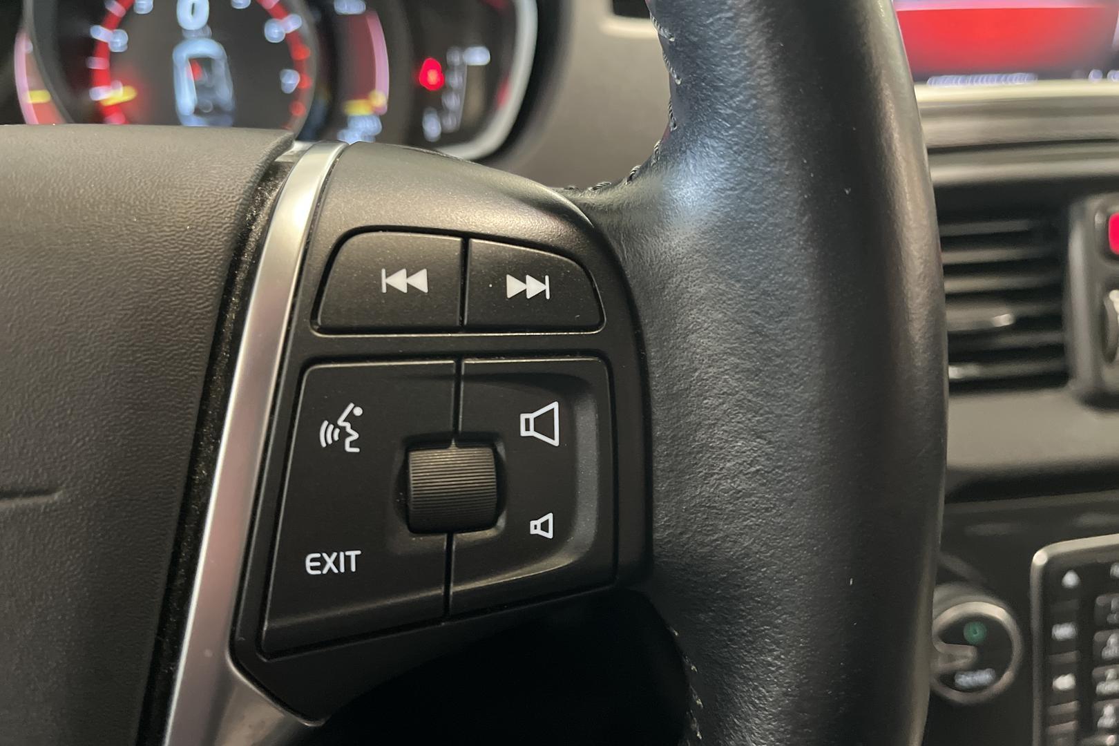 Volvo V40 2019