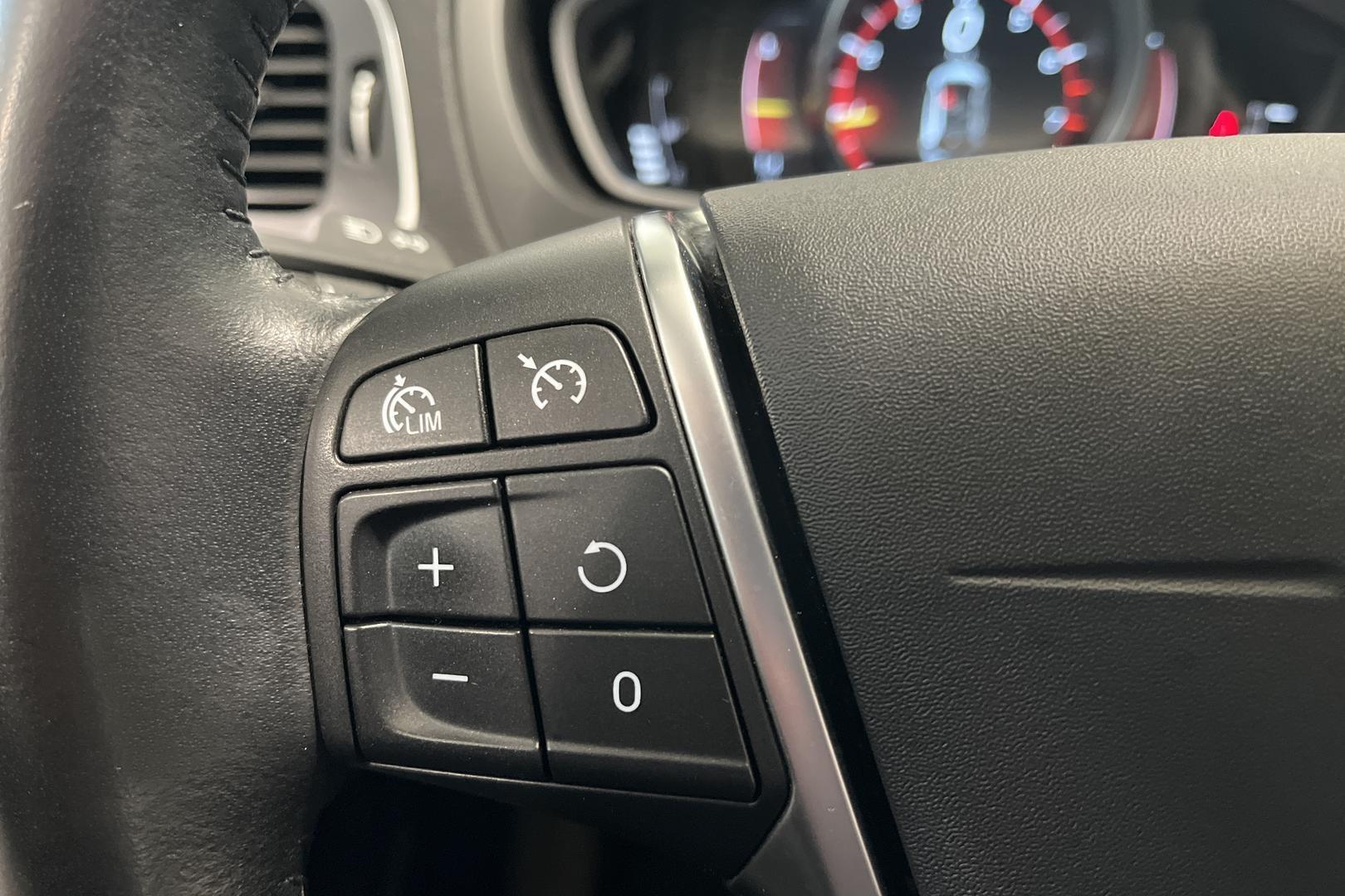 Volvo V40 2019