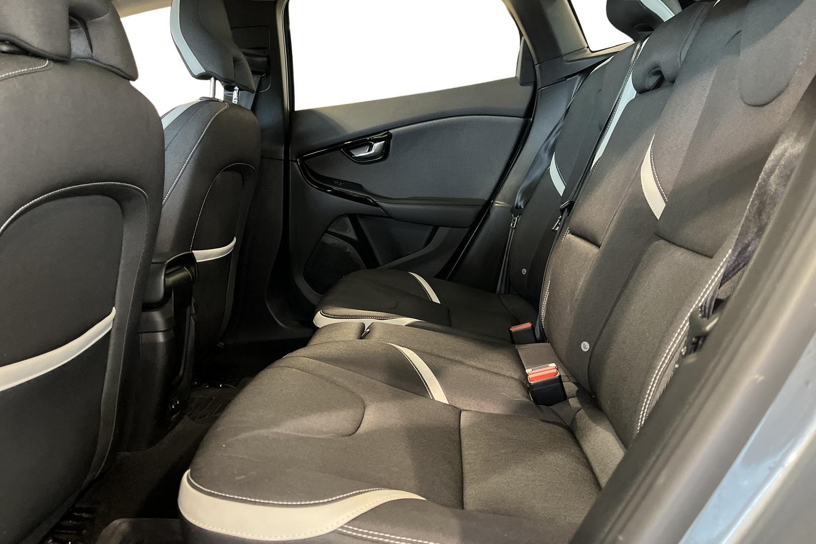 Volvo V40 2019