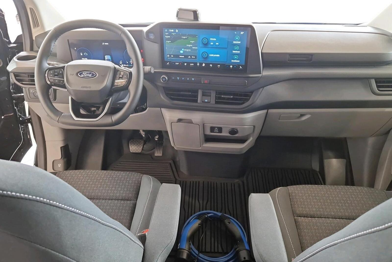 Ford Transit Custom 10